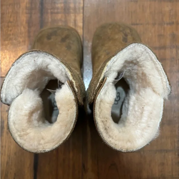 UGG Keelan Boot Size 4-5 - Picture 6 of 8
